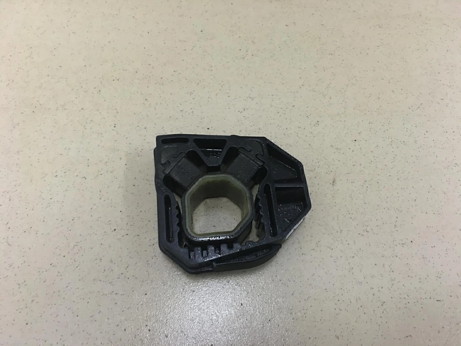 Кронштейн радиатора Passat [B6] 2005-2010