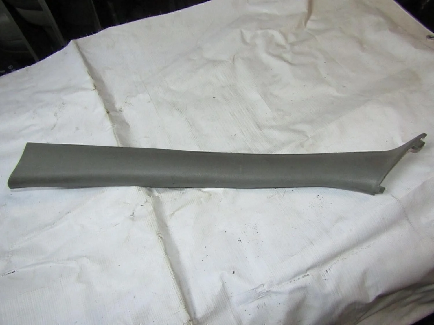 Обшивка стойки Logan 2005-2014