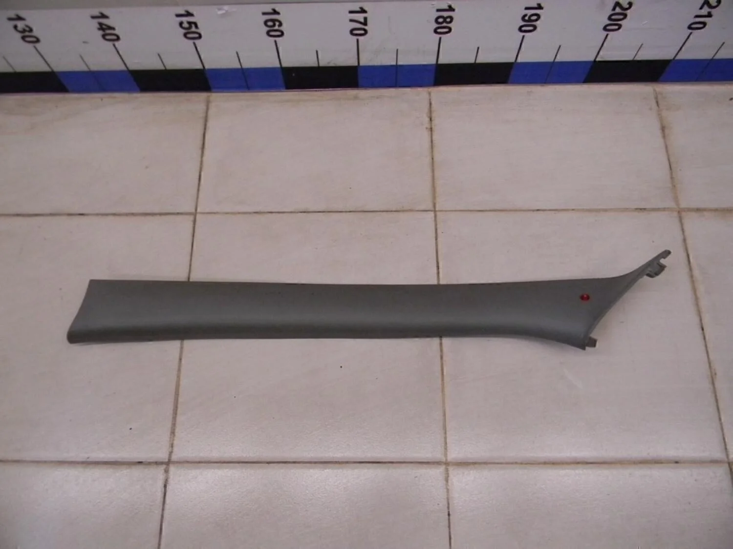 Обшивка стойки Logan 2005-2014