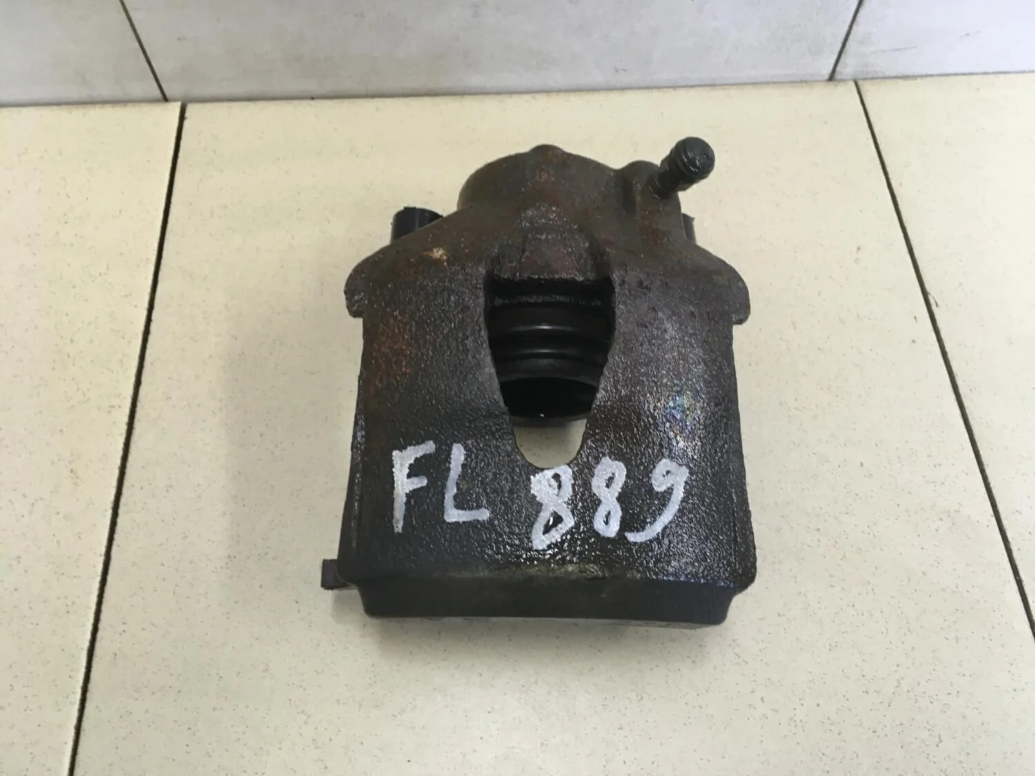 Суппорт передний левый A3 (8L1) 1996-2003