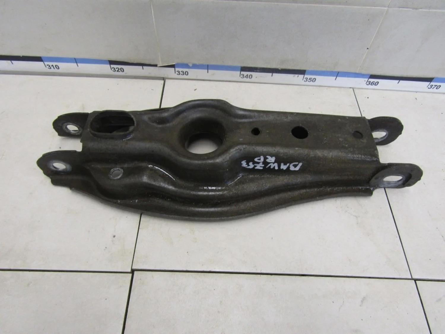 Рычаг задний нижний правый 1-серия E87/E81 2004>