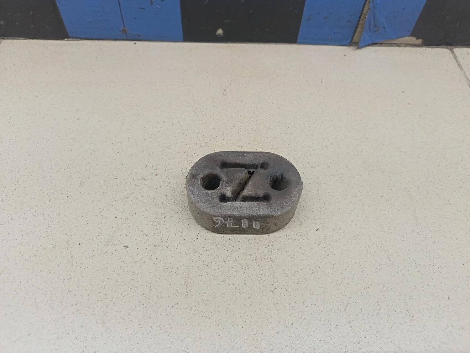 Резинка подвеса глушителя Qashqai (J10) 2006-2014