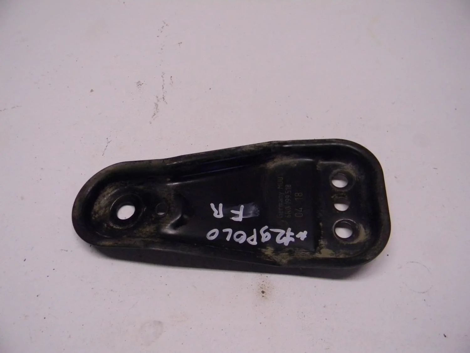 Кронштейн переднего рычага Fabia 2007-2015