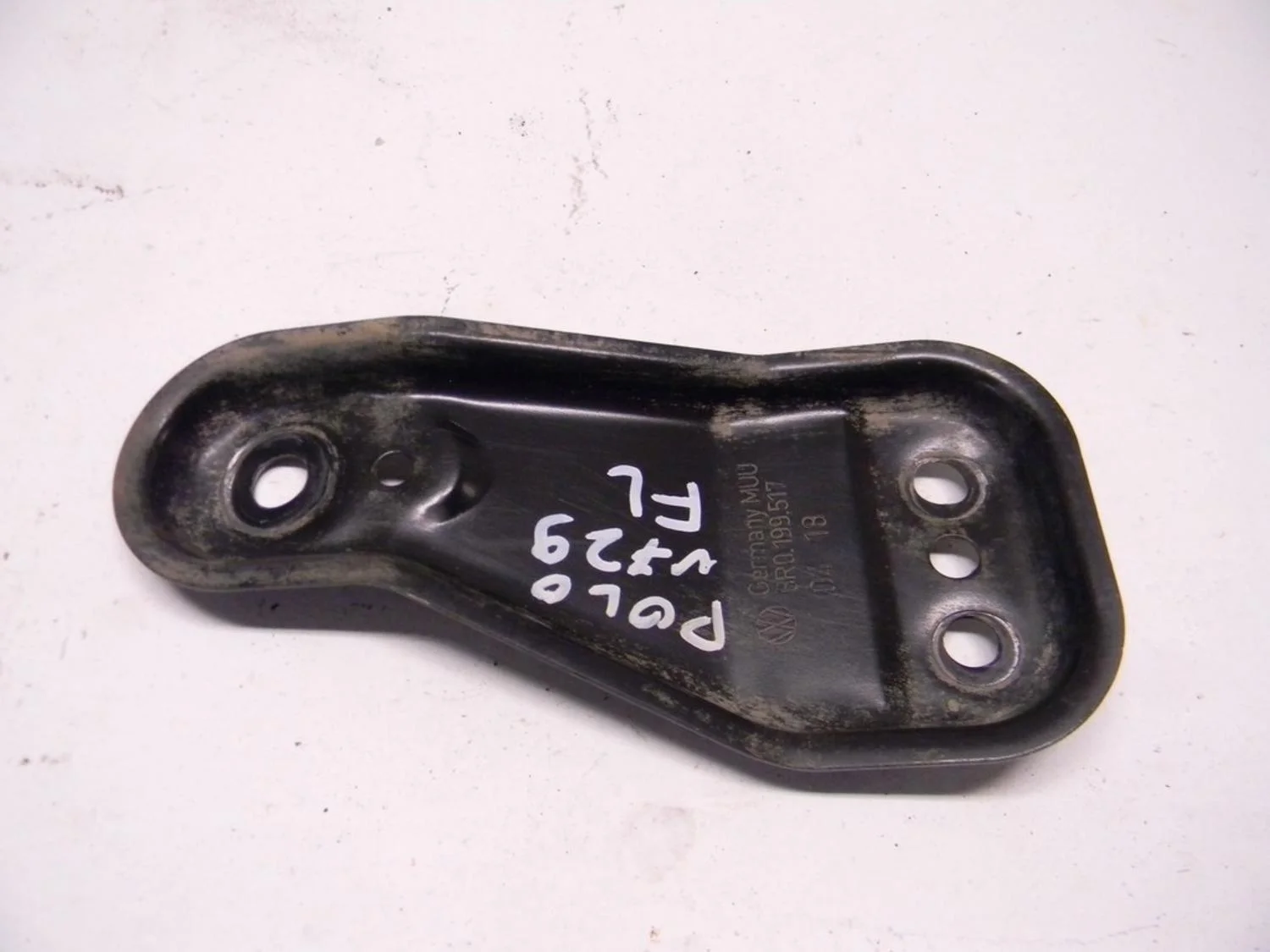 Кронштейн переднего рычага Fabia 2007-2015