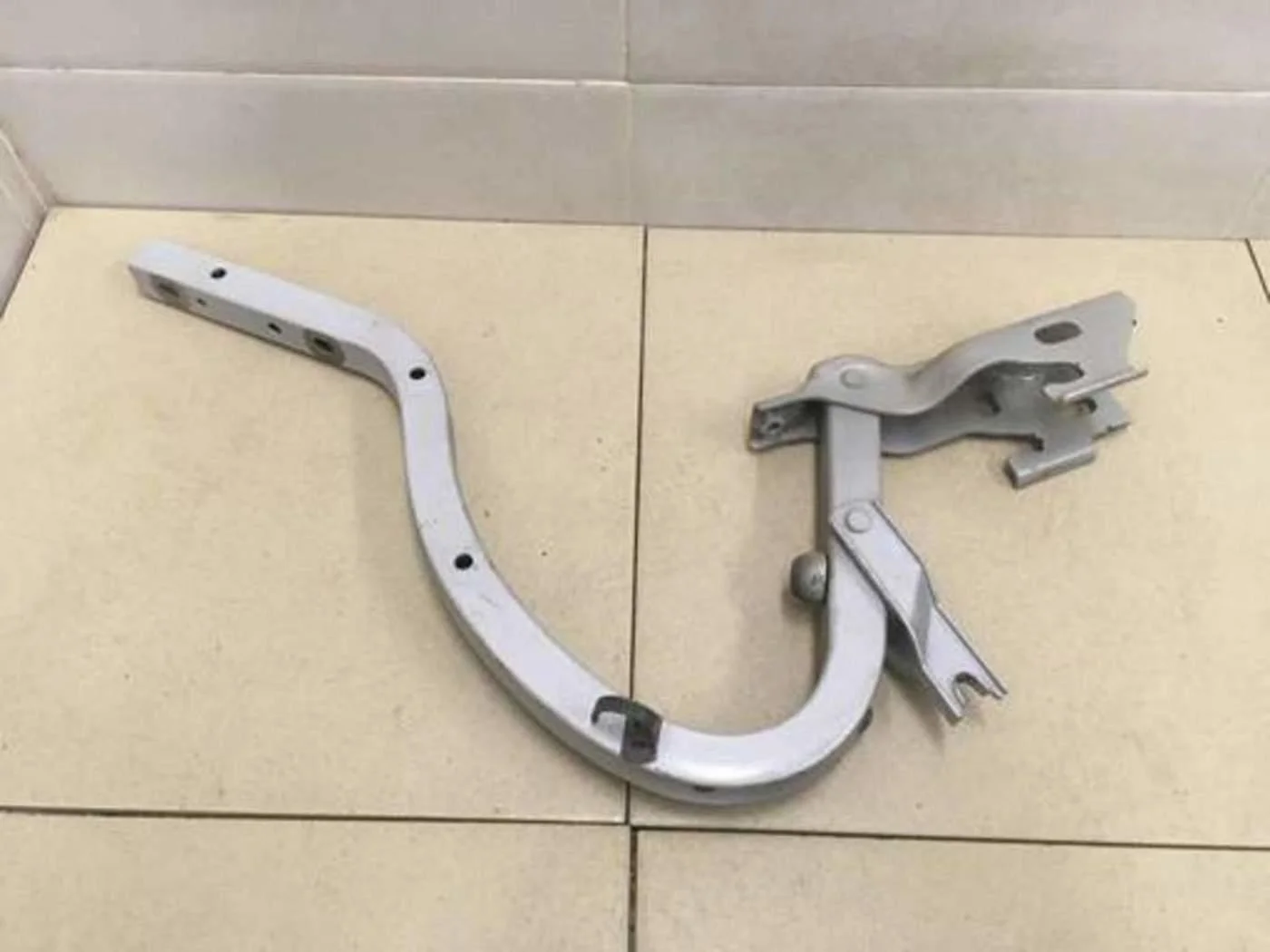 Петля крышки багажника Elantra 2000-2005