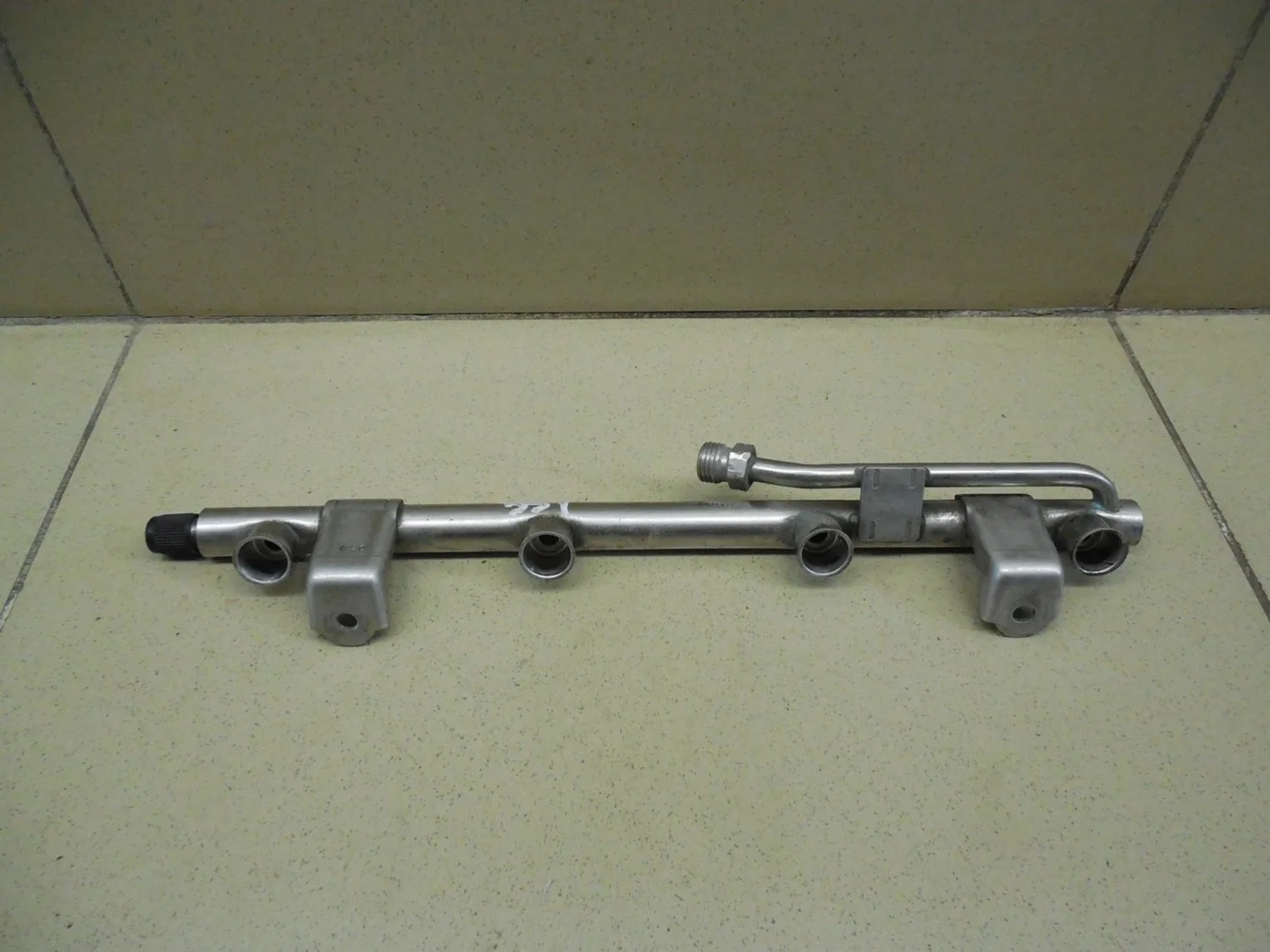 Рейка топливная (рампа) A4 [B6] 2000-2004