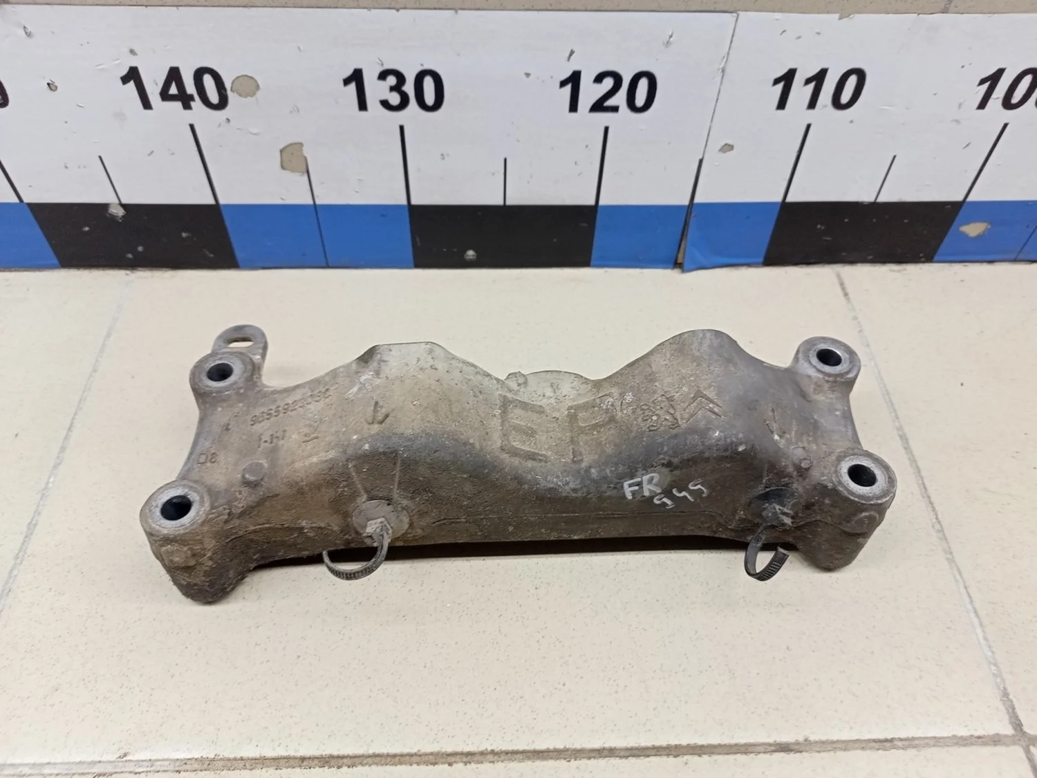 Кронштейн двигателя правый  C4 2005-2011