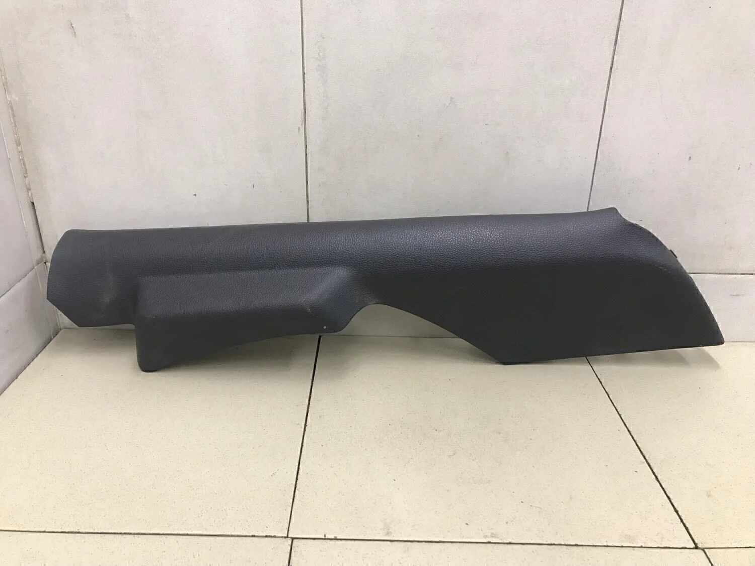 Обшивка стойки Polo (Sed RUS) 2011>