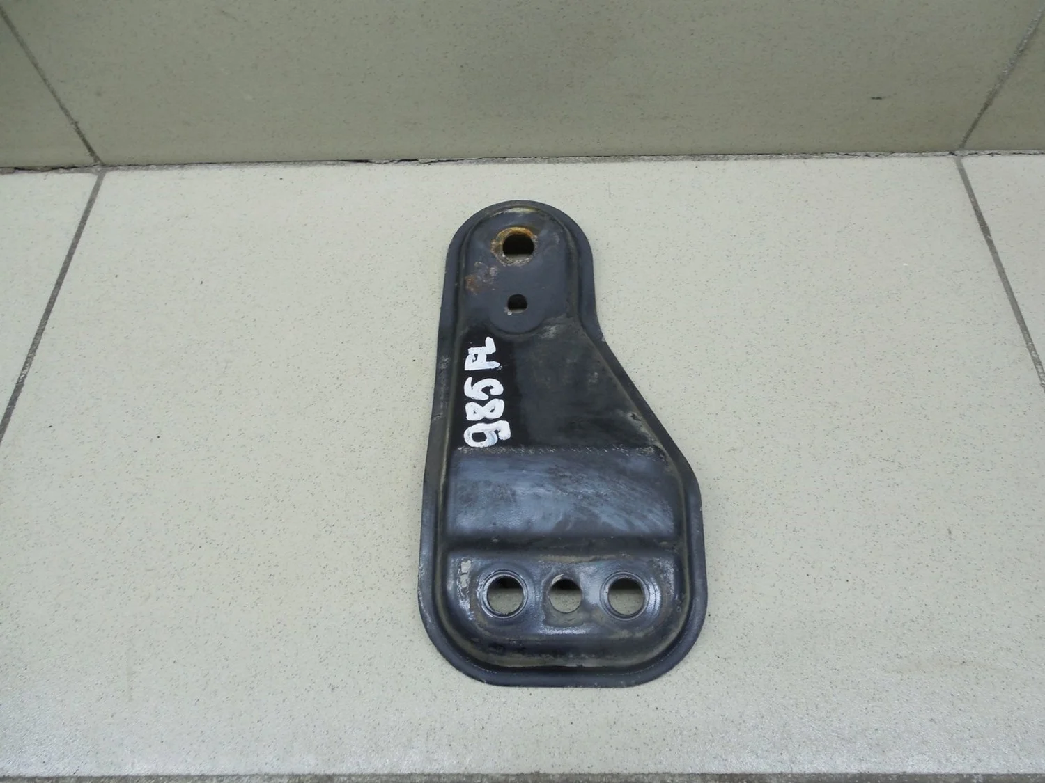 Кронштейн переднего рычага Fabia 2007-2015