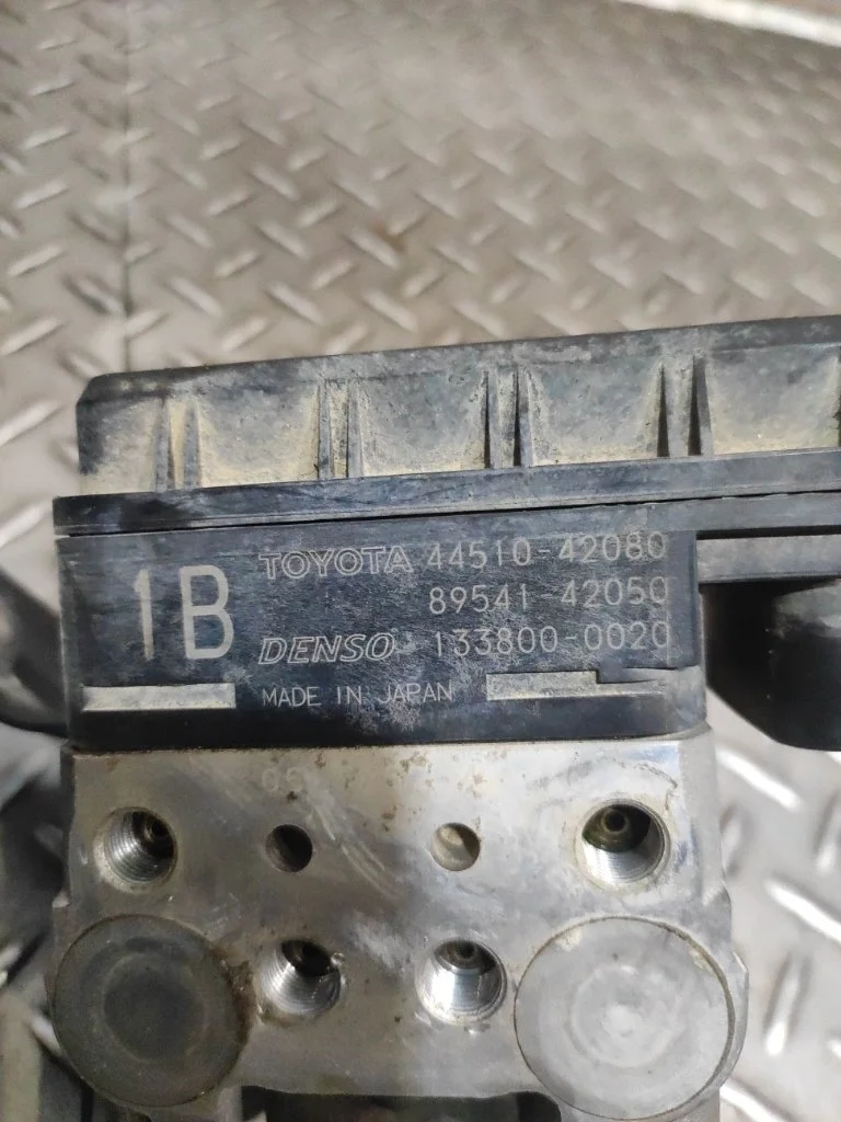Блок ABS Toyota Rav4 2000 4451042080 XA20 1AZFE