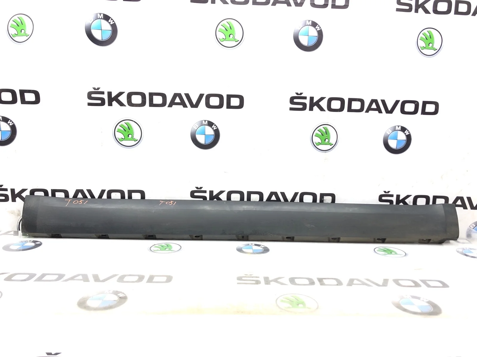 Накладка порога Skoda Yeti 2014 5L0853856C 5L 2.0 CFHC, правая