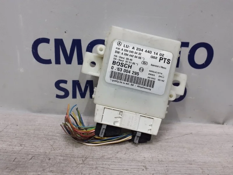 Блок управления парктроником Mercedes-Benz Glk A2044401402 X204