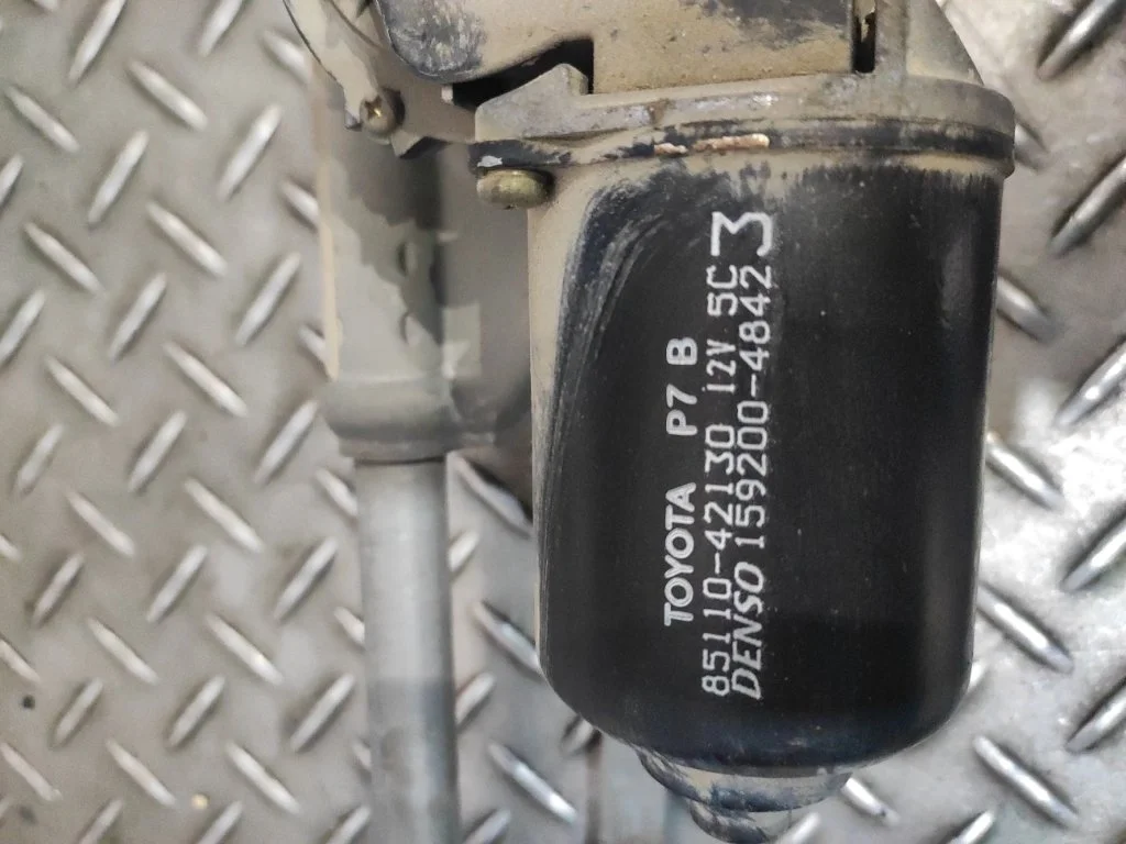Трапеция стеклоочистителей Toyota Rav4 2000 8511042130 XA20 1AZFE