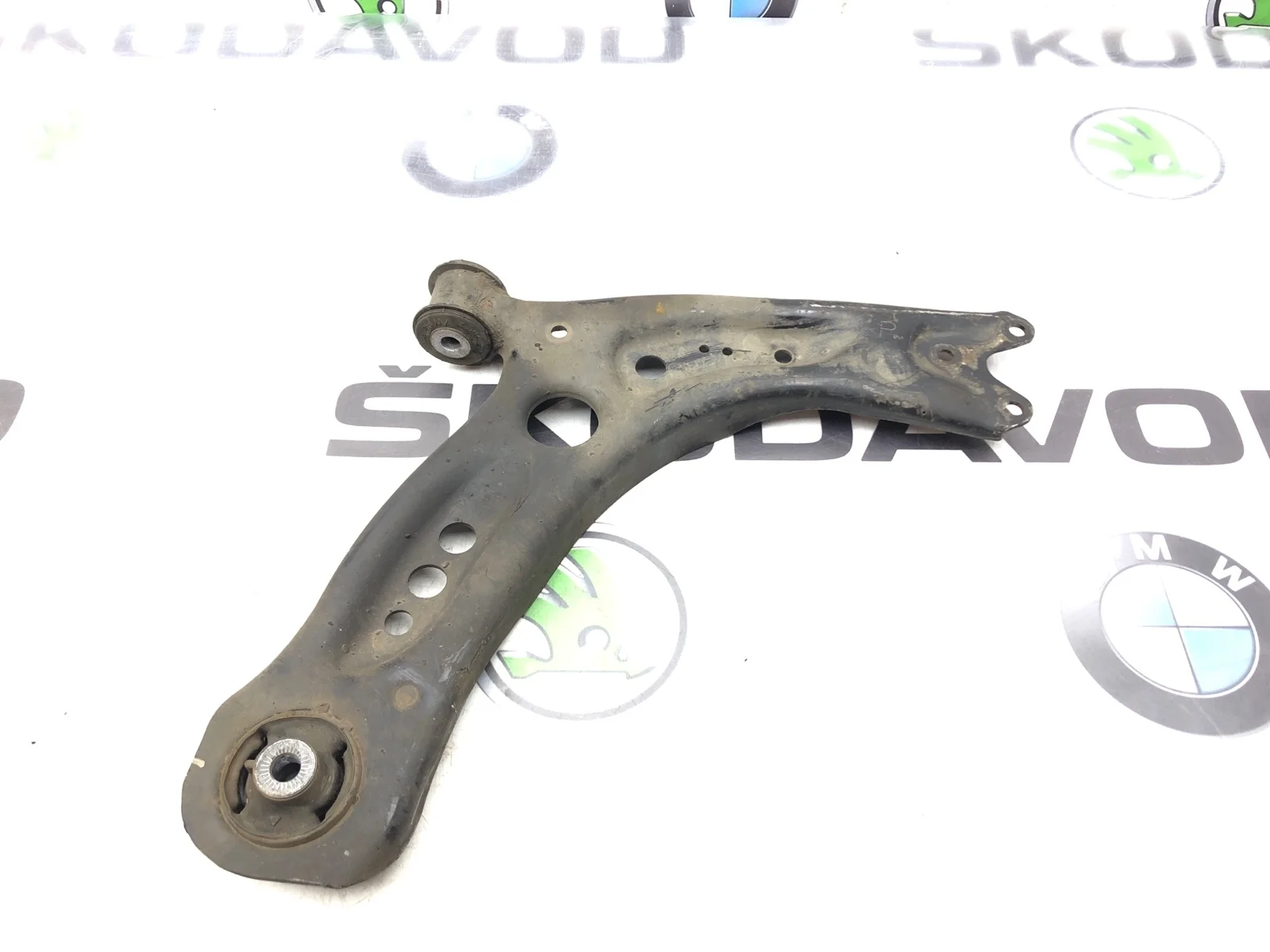 Рычаг подвески Skoda Octavia 2017 5Q0407152L A7 (5E) 1.6 DDYA, передний правый
