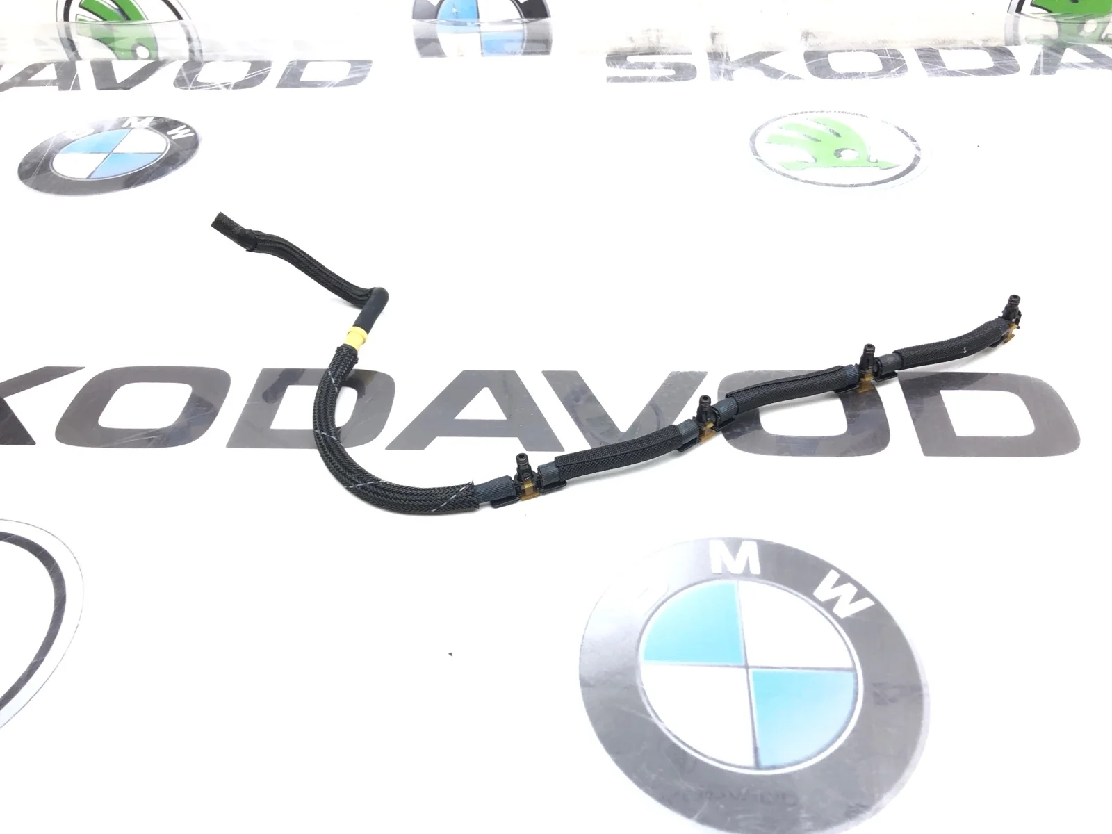 Шланг обратки Skoda Yeti 2014 03L130235N 5L 2.0 CFHC