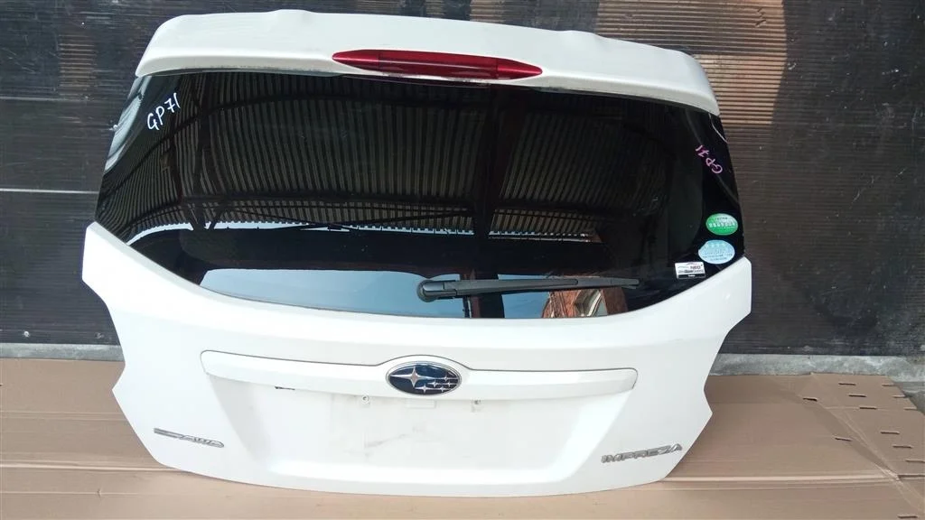 Б.у. дверь багажника SUBARU IMPREZA GP SUBARU IMPREZA GP