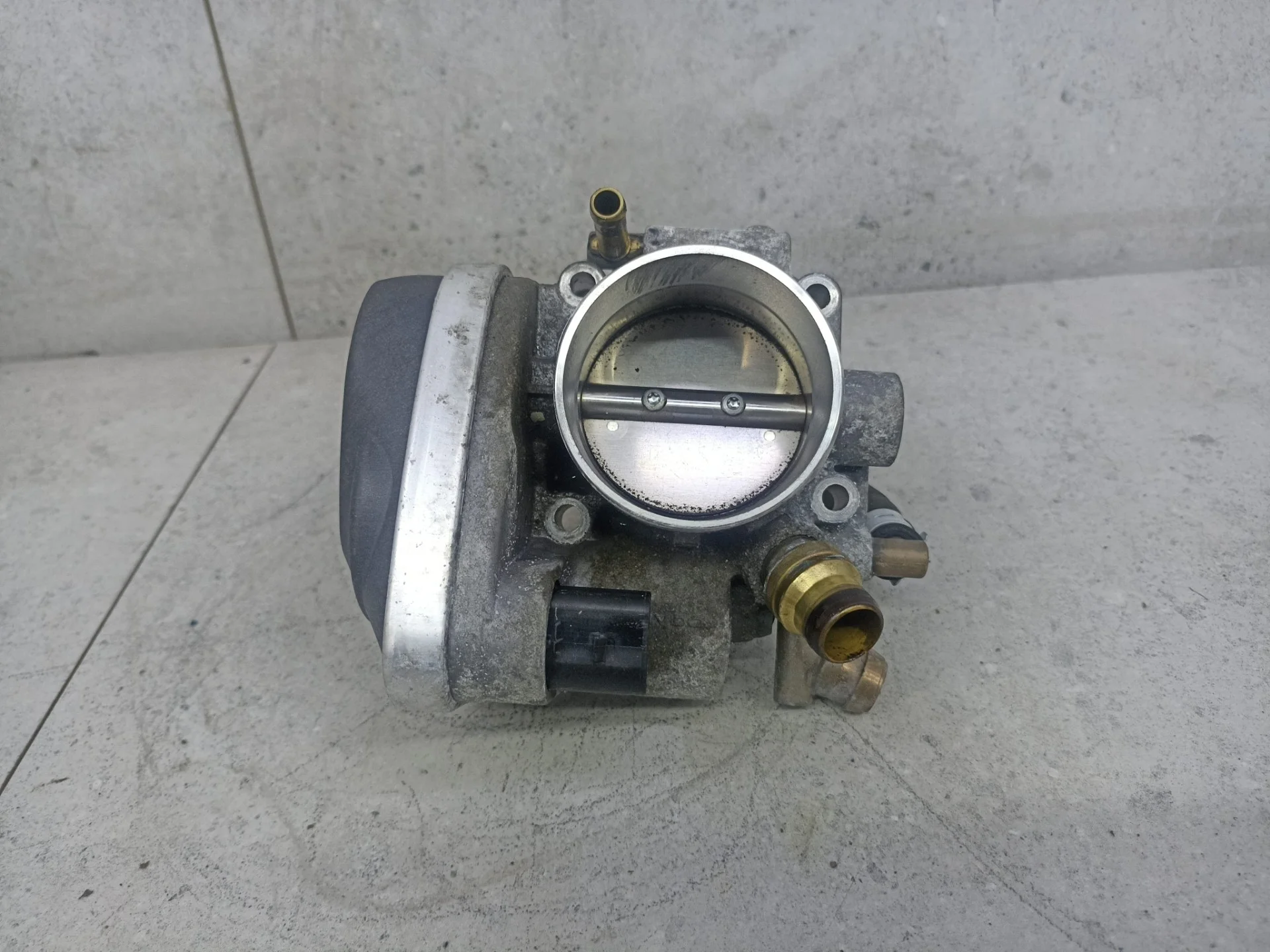 Дроссельная заслонка Opel Astra H 2007 55562380