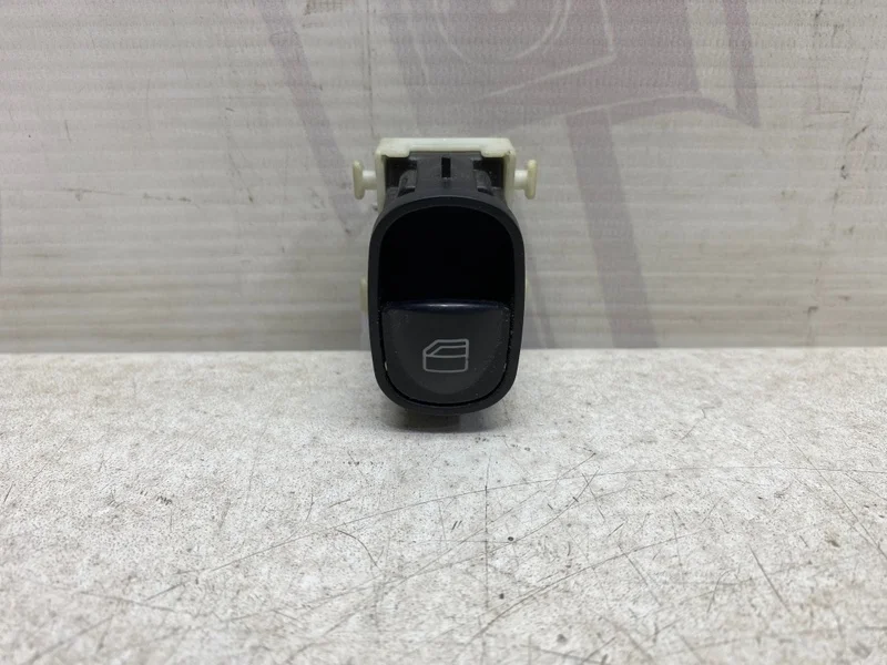 Кнопка стеклоподъемника пассажирская дверь Mercedes-benz 2001 W203