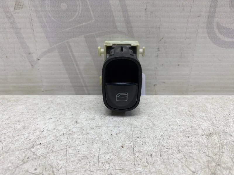 Кнопка стеклоподъемника пассажирская дверь Mercedes-benz 2001 W203