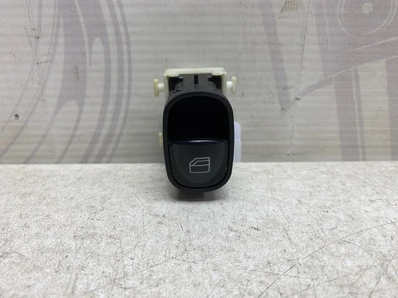 Кнопка стеклоподъемника пассажирская дверь Mercedes-benz 2003 W203