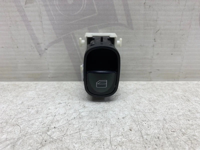 Кнопка стеклоподъемника пассажирская дверь Mercedes-benz 2006 S203