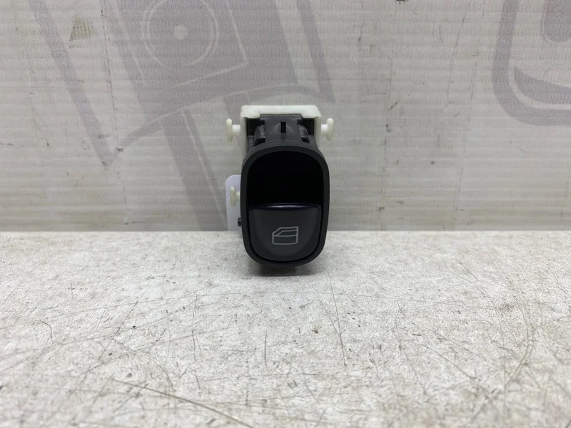 Кнопка стеклоподъемника пассажирская дверь Mercedes-benz 2006 S203