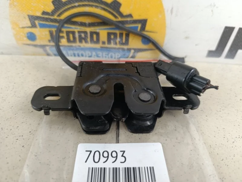 Замок капота Volvo V70 2009 BW69