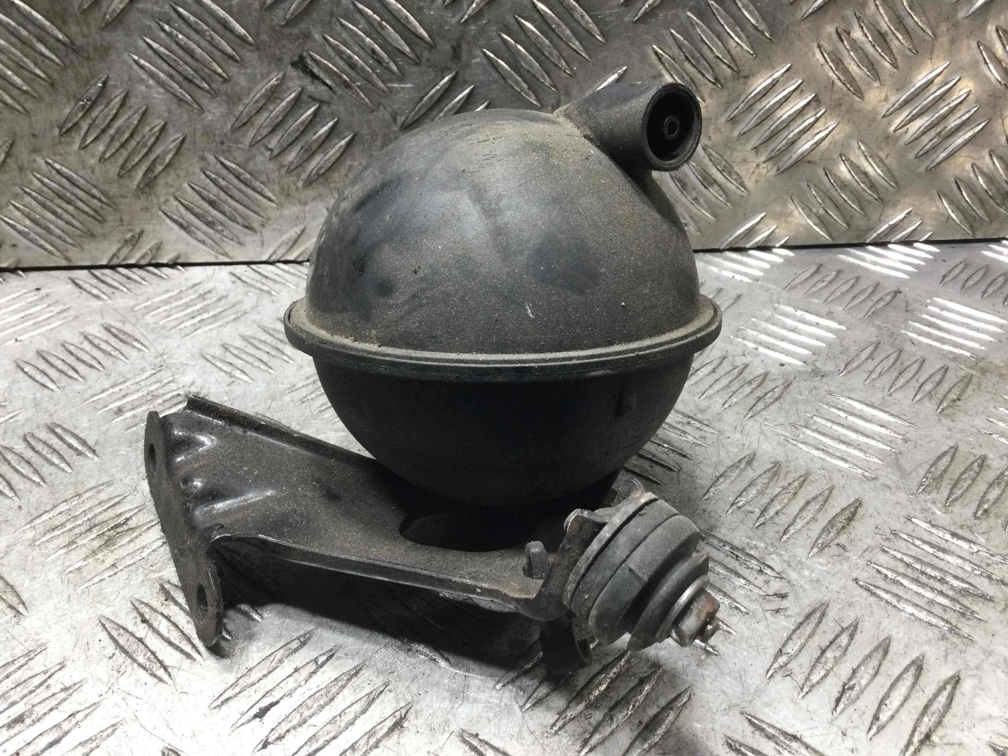 Вакуумный ресивер Volkswagen Golf 4 поколение (1997-2004) дизель 1.9 TDI Автомат Х/б