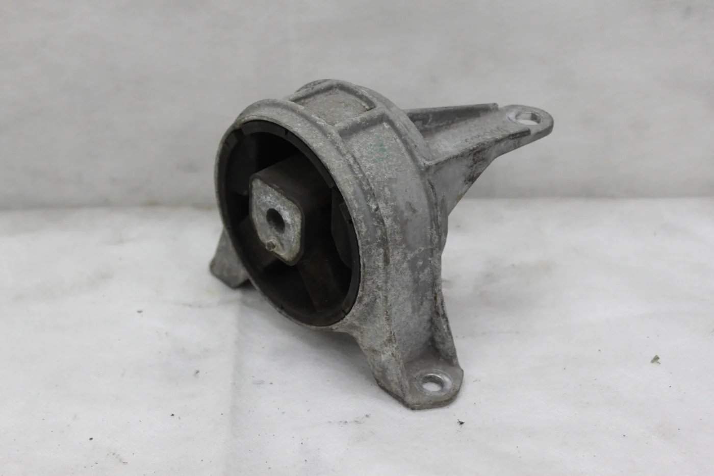 Опора двигателя правая бензин Opel Astra, Zafira