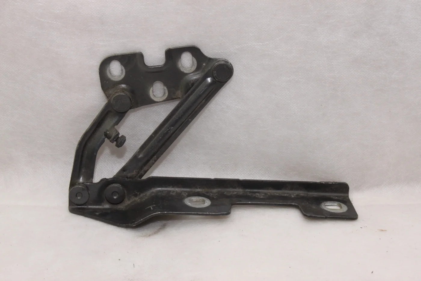 Петля капота правая Опель Астра J (Джей)