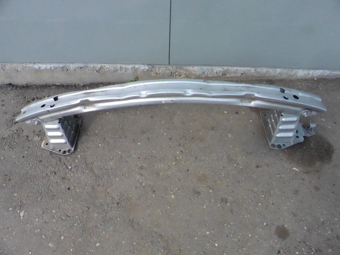 Усилитель переднего бампера в сборе Опель Вектра Ц