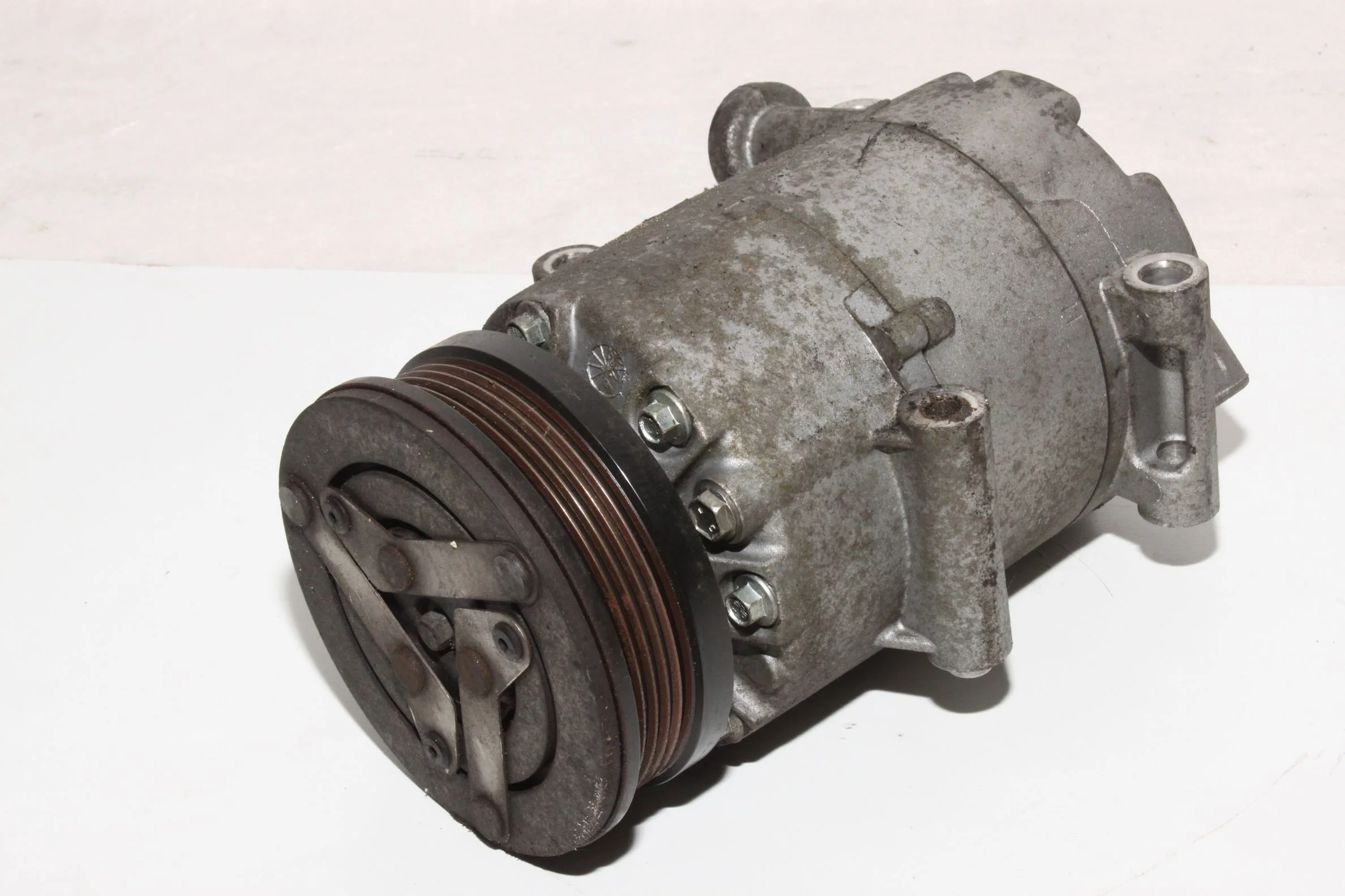 Компрессор  BV6N19D629AD 1.6 Форд Фокус 3