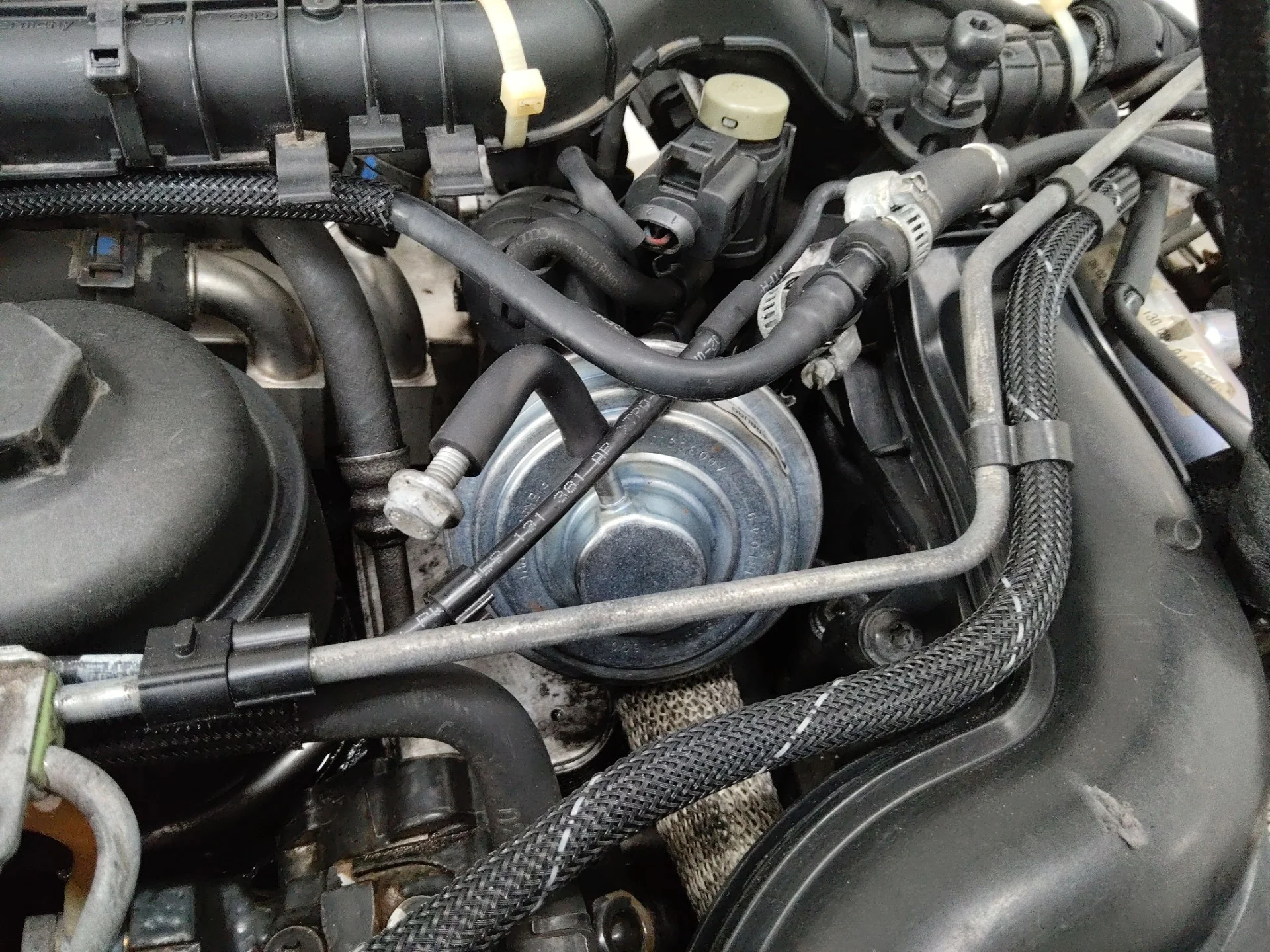 клапан EGR Audi A6 C6