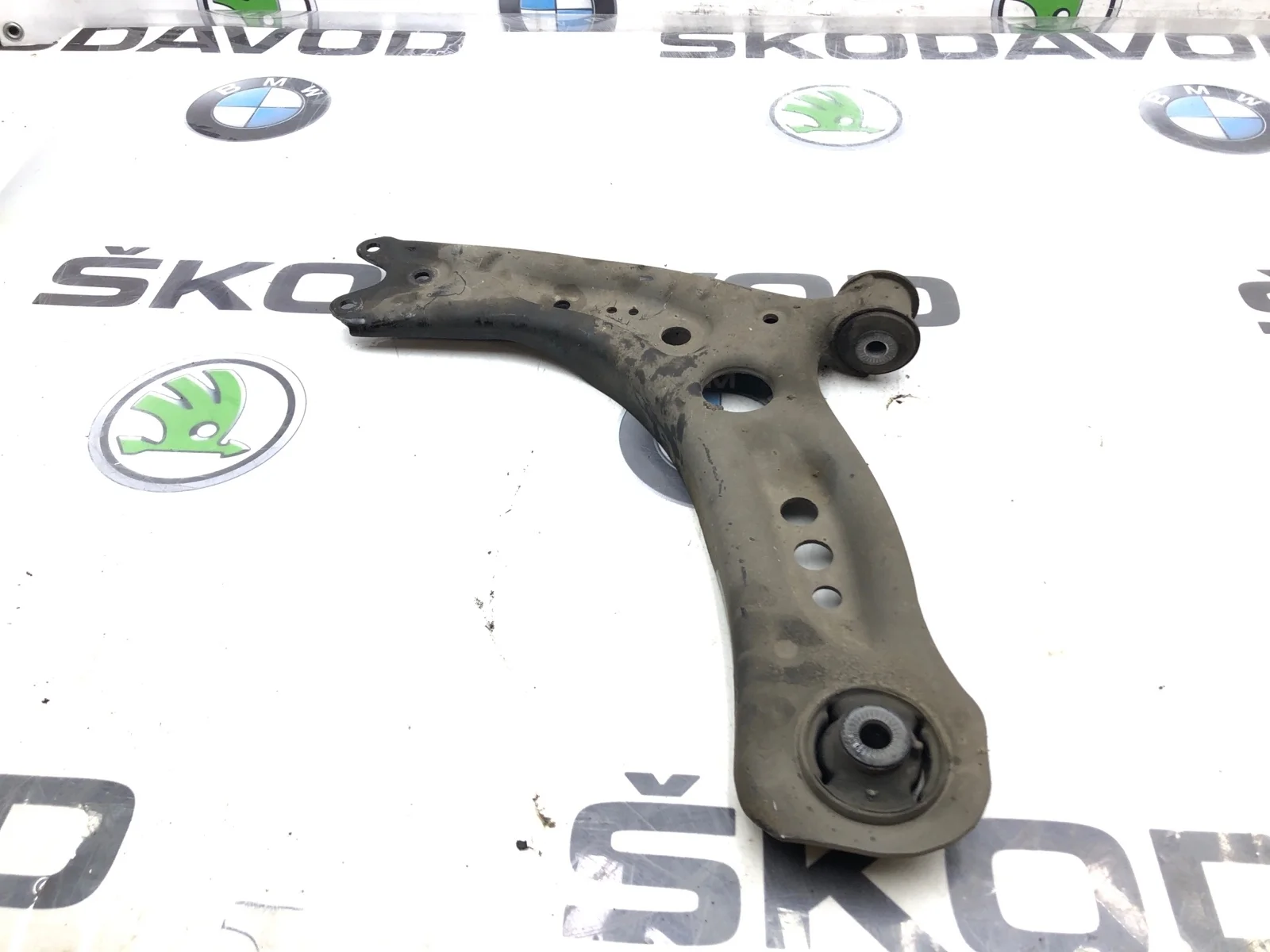 Рычаг подвески Skoda Octavia 2014 5Q0407151L A7 (5E), передний левый