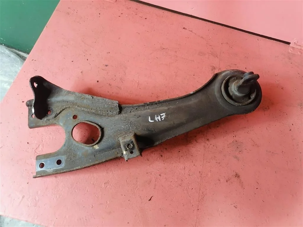 рычаг продольный Hyundai i30 2007-2012