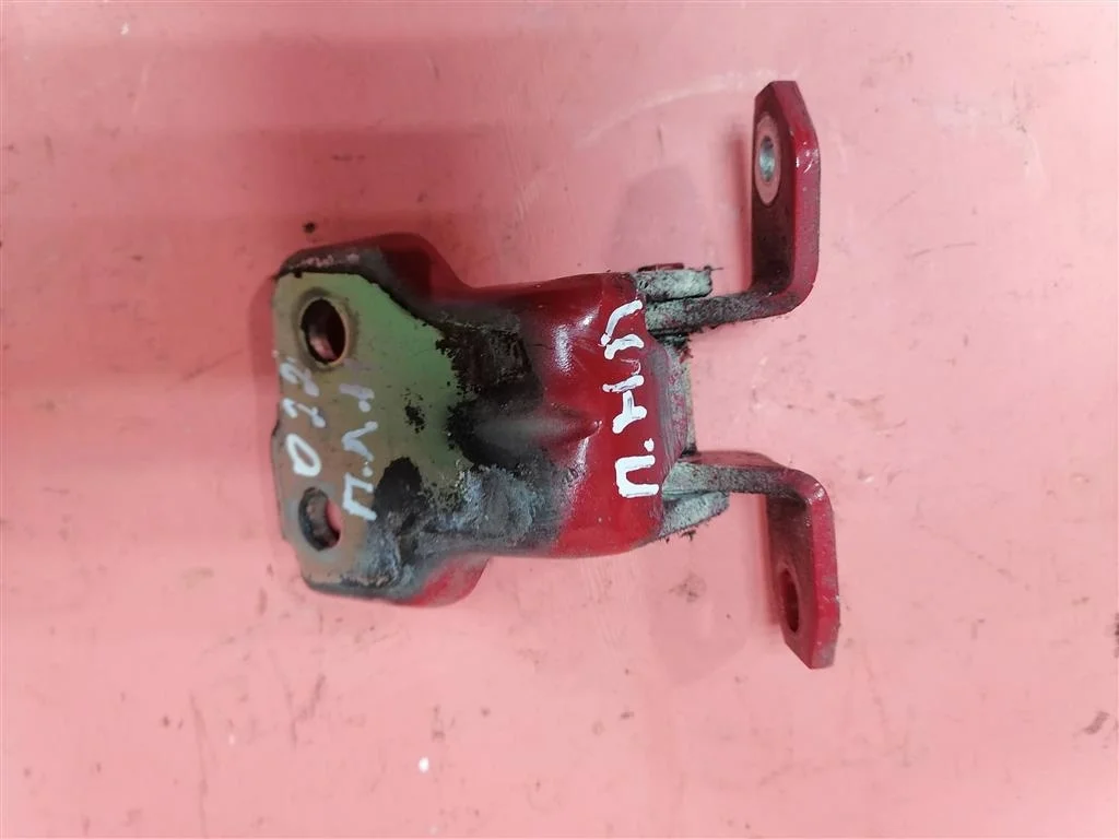 петля двери Suzuki SX4 2006-2013