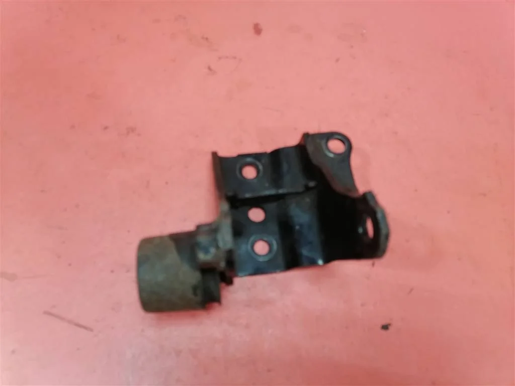 кронштейн кпп Toyota Avensis II 2003-2008