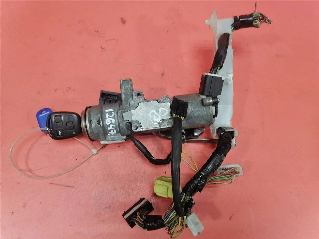 замок зажигания Toyota Avensis II 2003-2008