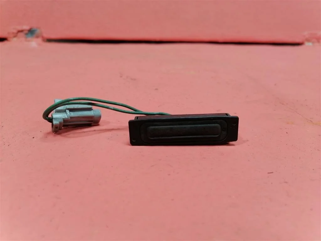 кнопка открывания багажника Nissan Qashqai (J10) 2006>