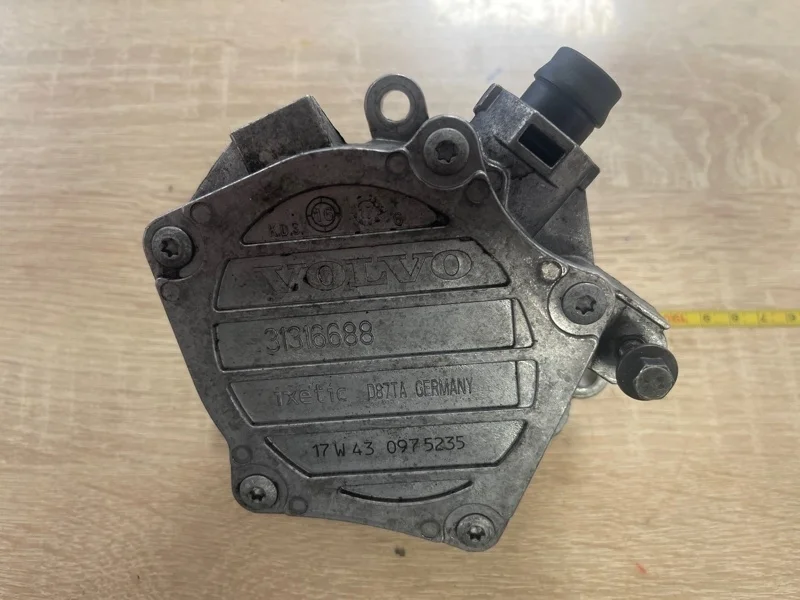 Вакуумный насос VOLVO S60, S80, V40, V60, V70, XC60 2006 2007 2008 2009 2010 2011 2012 2013 2014 2015 2016 2017 2018