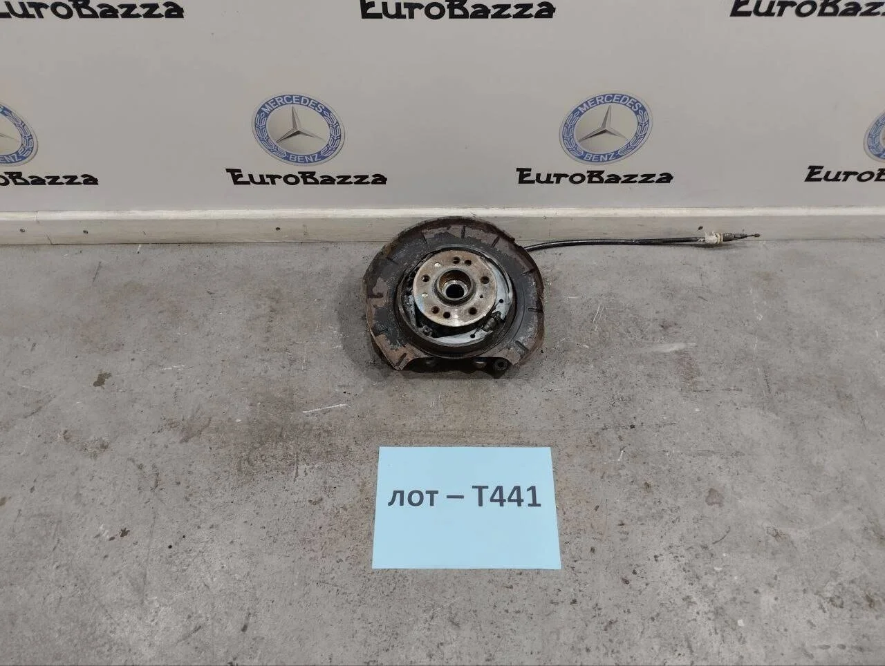 Кулак задний левый Mercedes W251