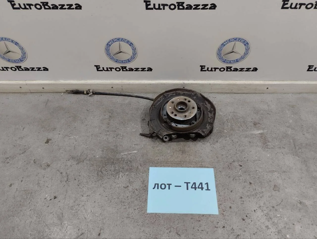 Кулак задний правый Mercedes W251