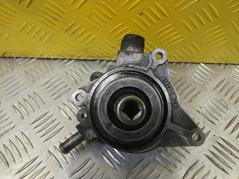 Насос вакуумный Nissan Navara (D40) 2004-2015 2007 Пикап