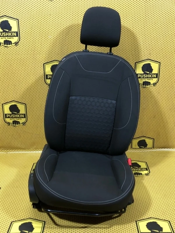 Сиденье переднее правое Renault Sandero 5S K4M