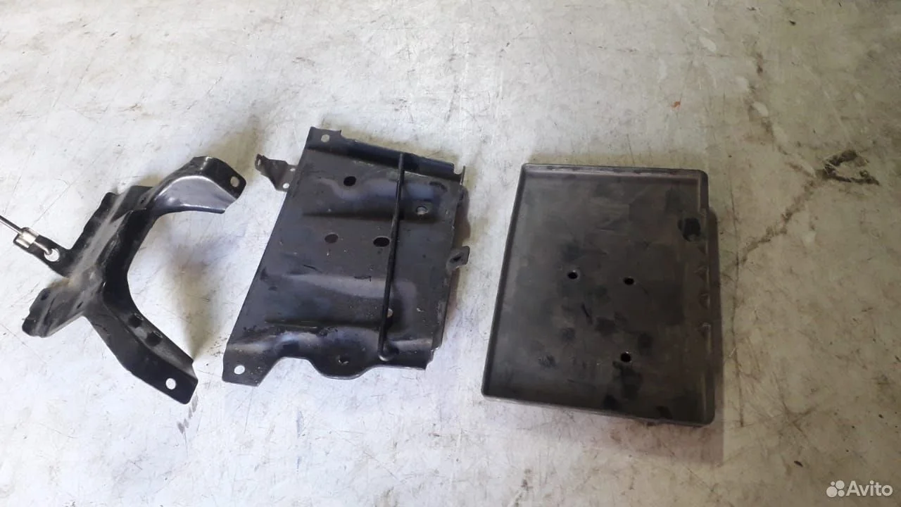 Полка крепление аккумулятора Ниссан Теана J32