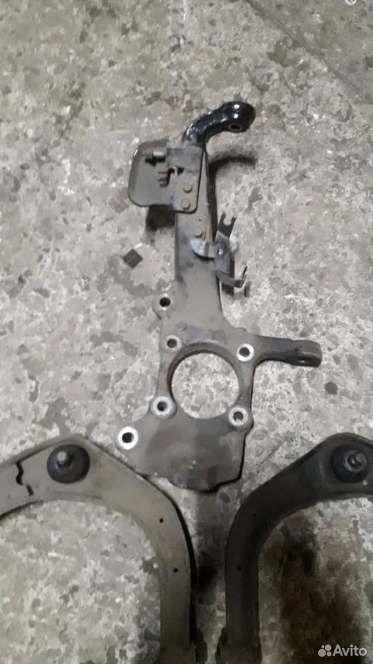 Кулак поворотный передний левый nissan patrol y62