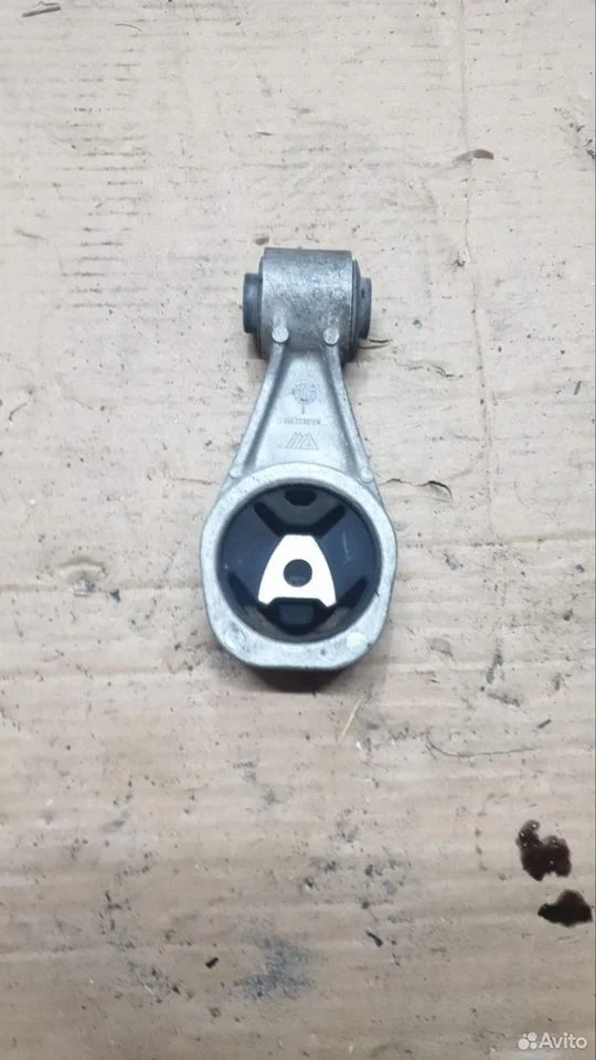 Подушка двигателя верхняя Nissan Juke