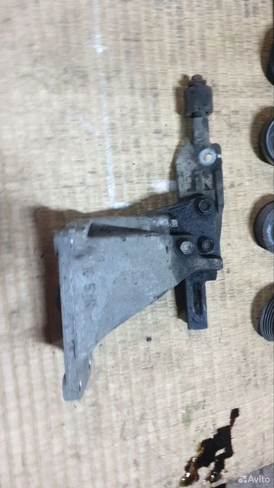 Кронштейн двигателя правый Инфинити QX70 FX37 S51