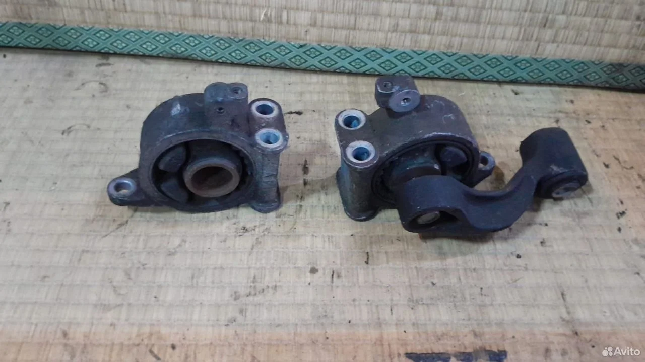 Подушка двигателя задняя Nissan Murano Z51