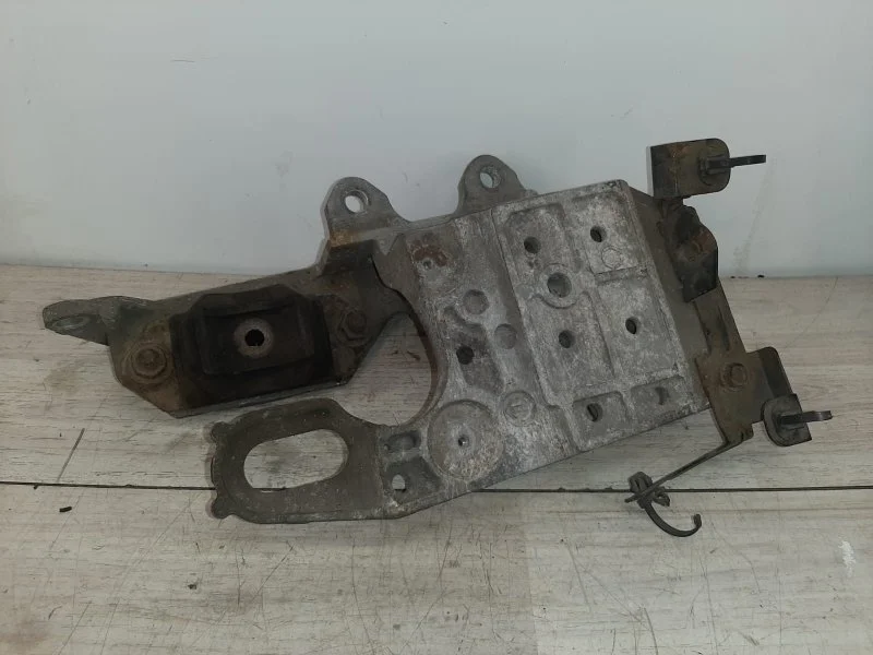 Кронштейн кпп Nissan QASHQAI VI 2007